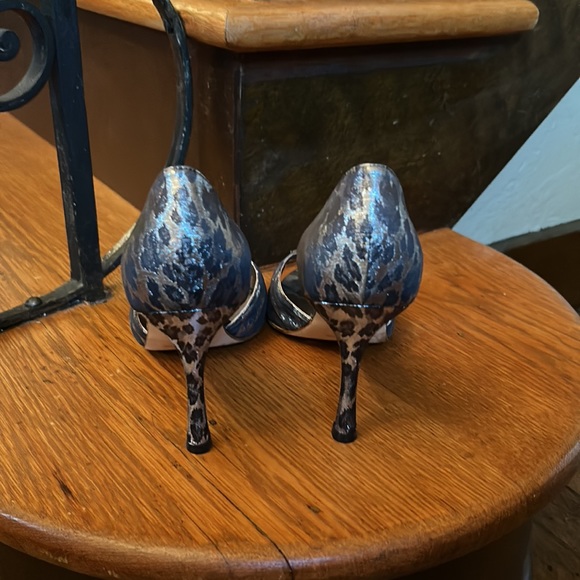 Manolo Blahnik D’Orsay pumps in silver/black leopard print, size EU 39/US 8.5 - Picture 3 of 8